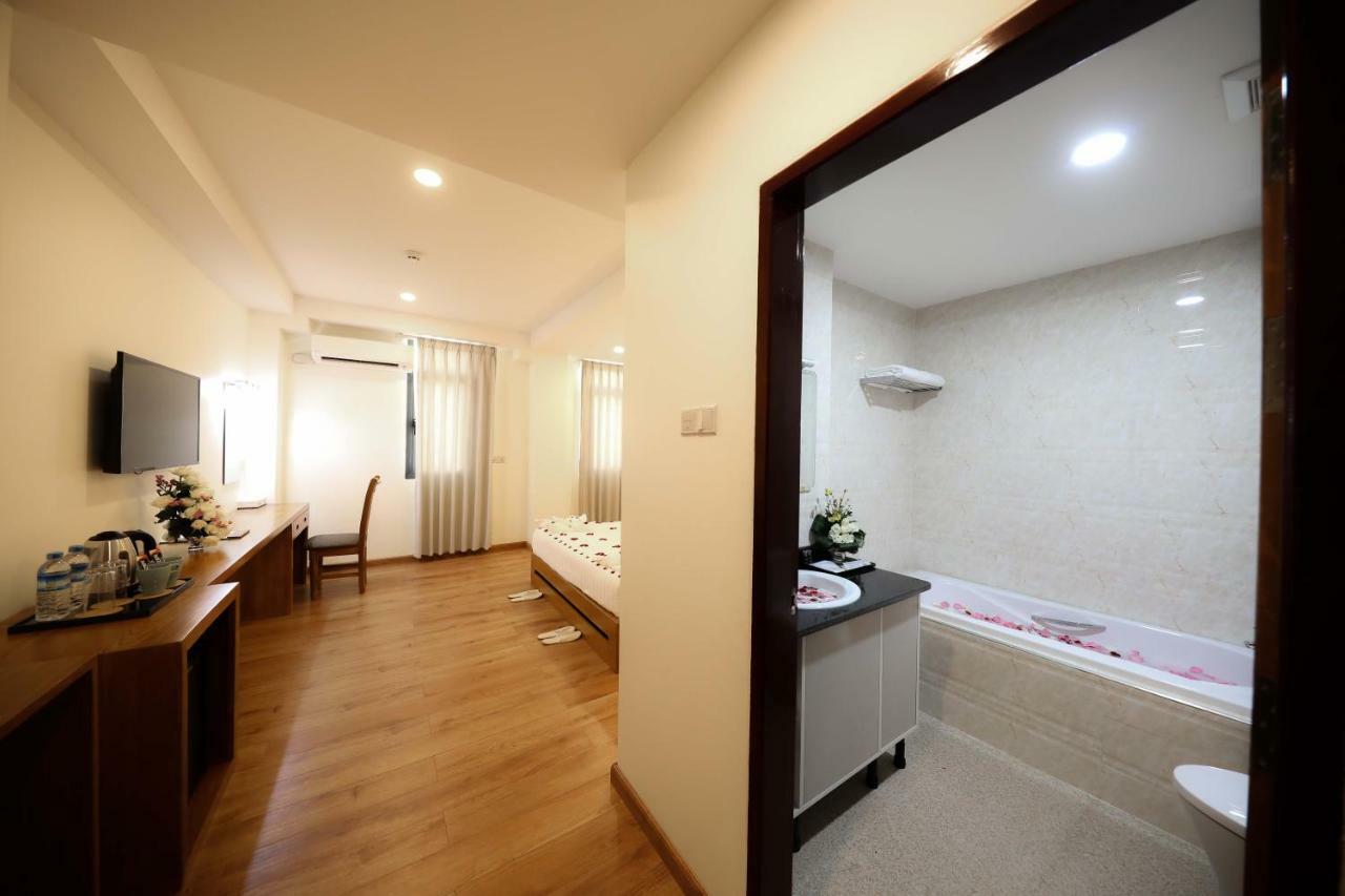 Inya View Hotel Rangoon Buitenkant foto